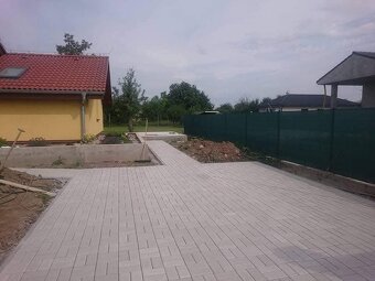 Pokládka zámkovej dlažby - 9