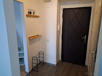 Na prenájom moderný 1 izb. byt v Slovenskej Ľupči.30 m2 - 9