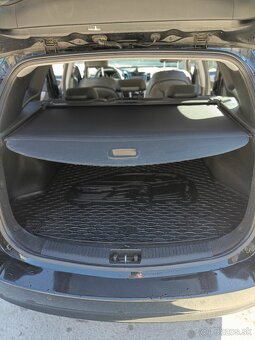 Hyundai i30 Combi 1.6 CRDi Premium – výborný stav, nová STK - 9