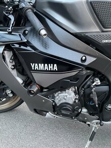 Yamaha R1 2016 - 9