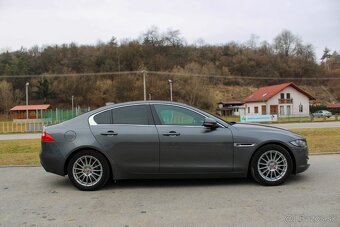 Jaguar XE 2.0 I4D Prestige AT, Nelakované - 9