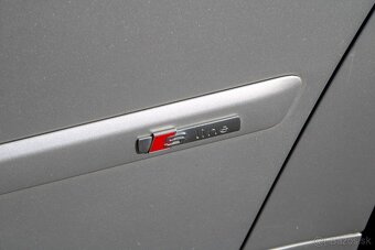 Audi A4 Avant 3.0 TDI b7 V6 quattro Sline - 9