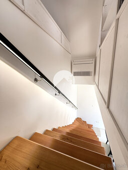 IBA U NÁS  Reality KOMPLEX s.r.o. Vám ponúka na PREDAJ zr - 9