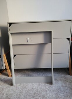 Postielka a komoda Bellamy Lotta sivá - 9