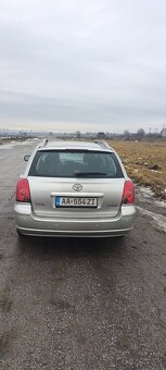 Toyota Avensis - 9