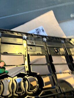 maska mrizka grill audi q8 19- cerna sq8 - 9