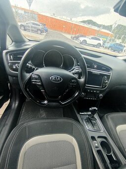 Kia ceed sw - 9