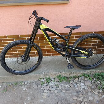 YT Tues AL / M / 27.5" / RS BOXXER air/ ZEE / RACEFACE - 9