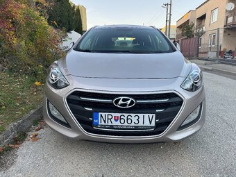 TOP STAV - Hyundai i30 CW 1.6i CRDi VGT GO, IBA 75900 km - 9