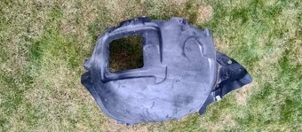 Mercedes W236 C253 W253 - podblatnik maska lem - 9