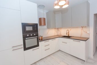 Dlažba a Obklad -Delux White Mramur - 9