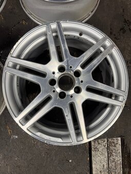 MERCEDES AMG ORIGINAL A2124012302 R18 ET48 5x112 - 9