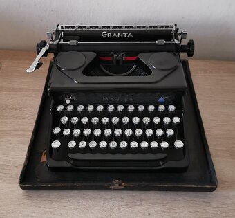 Starožitný písací stroj GRANTA Model 90 z roku 1940 - 9