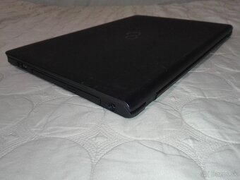 Fujitsu. i3-6006U.15,6“FHD. 1 000 GB. 12 GB DDR4. - 9