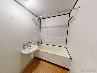 Dvojizbový byt s loggiou v pôvodnom stave - 9