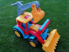 Hračky-smetiarske auto, traktor s lyžicou a bagrom - 9