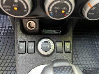 Nissan X-Trail 2.5 - 9