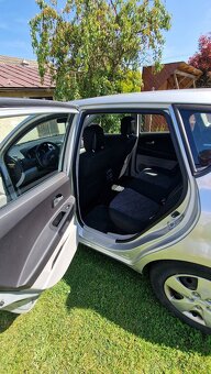 KIA Cee'd 1.6CRDi hatchback - 9