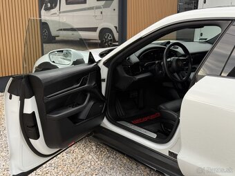 Porsche Taycan Cross Turismo 4 S Pano, Bose, Head-Up,Ambient - 9