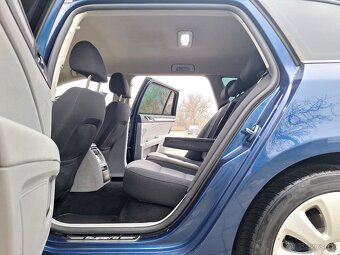 Škoda Superb Combi 2.0 TDI DSG Elegance R.V.2012 - 9
