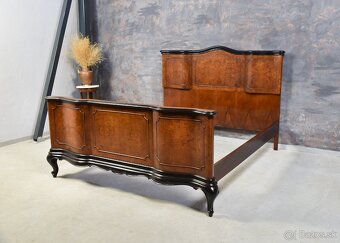 POSTEL Z ORECHOVÉHO DREVA - 9