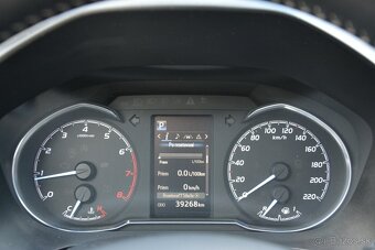 Toyota Yaris 1.5 automat, SR. voz - 9