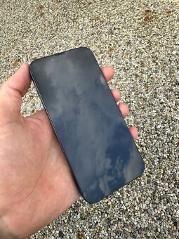 iPhone 13 - 9