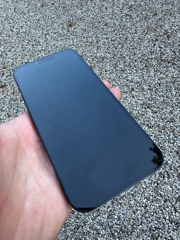 IPhone 14 - baterie 100% - 9