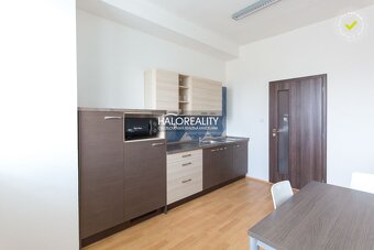 HALO reality - Predaj, administratívny priestor Kolíňany - E - 9
