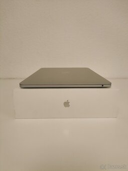 MacBook Pro 2017 | i5 • 8GB • 256GB SSD - 9