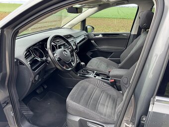Volkswagen Touran model 2019 7 miestny - 9
