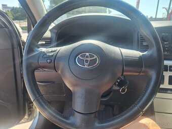 TOYOTA COROLLA 1,4 DIESEL 66KW AUTOMAT KLÍMA - 9