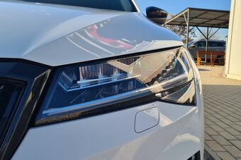 ŠKODA SUPERB COMBI 2.0 TDI SCR SPORTLINE 4X4 DSG - 9