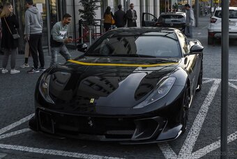 Ferrari 812 Competizione | MR Collection 1/18 - 9