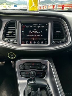 Dodge challenger SRT 392 6.4 V8 362kw - 9