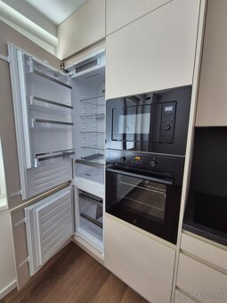 Exkluzívny 2-izbový byt po kompletnej rekonštrukcii-CENTRUM - 9