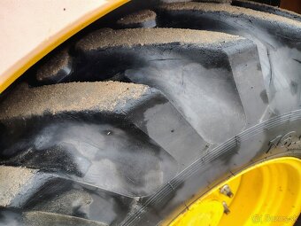 Rýpadlonakladač Komatsu WB93R - 9