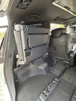 LEXUS LM350H - 9