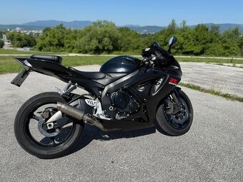 Suzuki gsxr 750 - 9