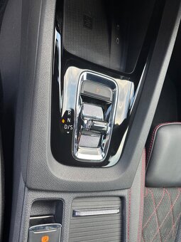 Predám Škoda Octavia 4 Vrs 2.0Tsi 180kw DSG DCC - 9