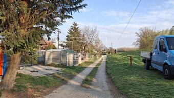 Záhrada s výmerou 2,8 ára s chatkou 25 m2 v blízkosti... - 9