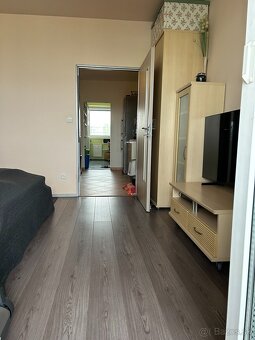3 izbový byt na začiatku Petržalky, pri električke - 9