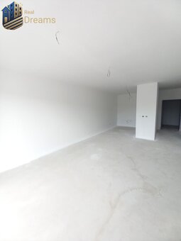 SKOLAUDOVANÉ Novostavba 2-3 izbových bytov s pozemkom v pol - 9