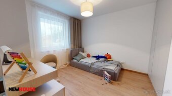 DOM 4 - Jedinečná príležitosť na bývanie v radovej zástavbe - 9