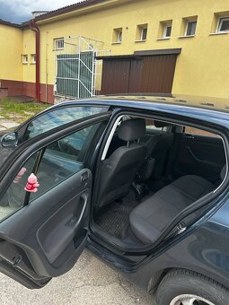 Volkswagen Golf V Comfortline 1.4 Benzín (55 kW) – 2004 - 9