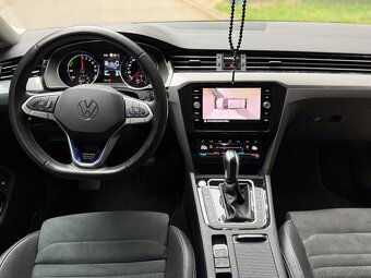 Na predaj Volkswagen Passat Var GTE 1.4 TSI Plug-In-Hybrid - 9