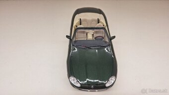 1:18 JAGUAR XK8 - 9