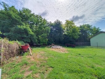 Predáme menší stavebný pozemok - 451 m2 - obec Báb - 9