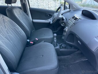 Toyota Yaris 1.0 VVTi, model 2010, 1. majiteľ, iba 82 000 km - 9