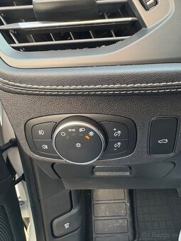 Ford focus combi vignale 2,0 A/T, 110kw, 2019 - 9